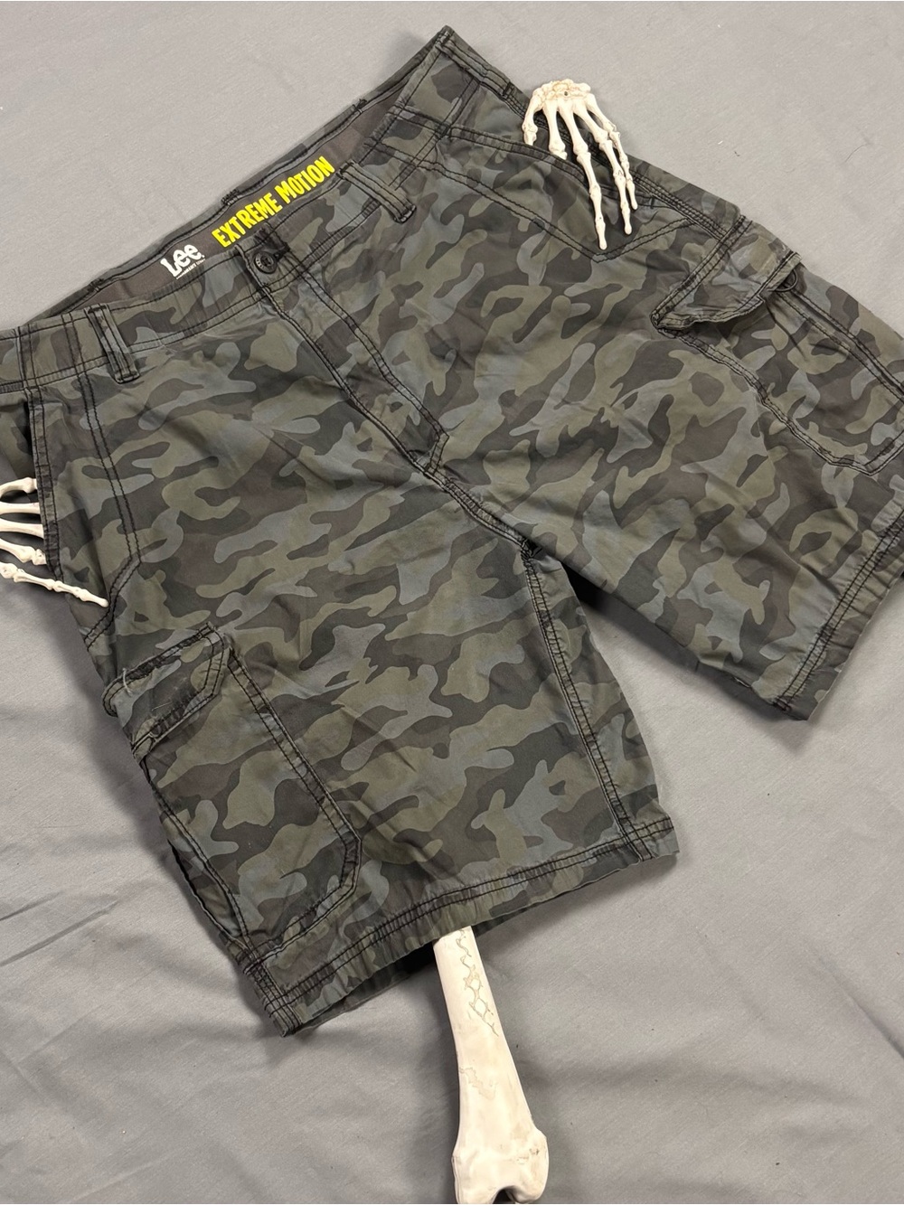 Lee Extreme Motion Camo Cargo Shorts Men’s Utility Shorts - Picture 4 of 16